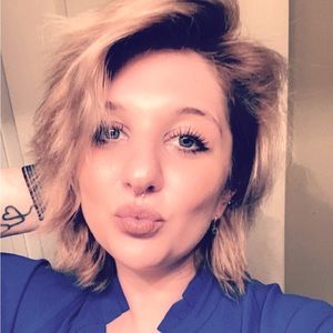 Meet your Posher, Charlotte